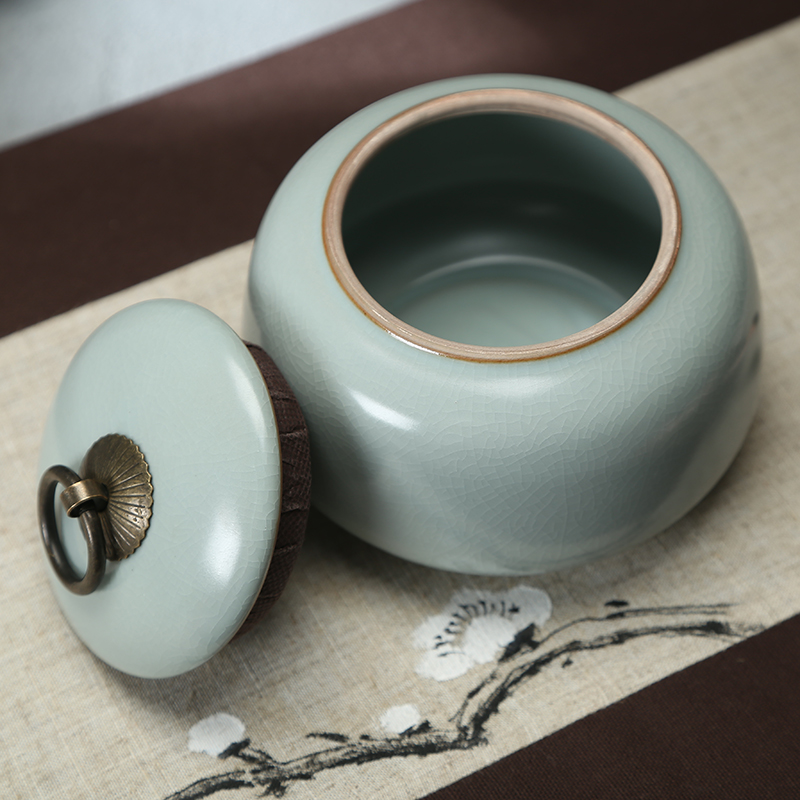 Rather uncommon ceramic tea pot to open the slice your up POTS and POTS sealed tank storage medium tieguanyin about 150 g