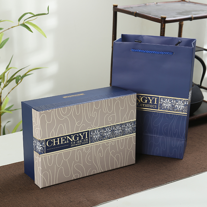 Office of ceramic cups master cup domestic cup with cover belt filter and four cups of blue and white porcelain gift boxes