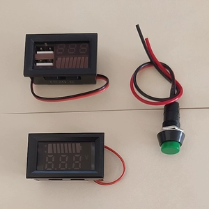 Счетчик электроэнергии для аккумуляторного ящика, вольтметр с USB-портом, счетчик, который можно заряжать от мобильного телефона.