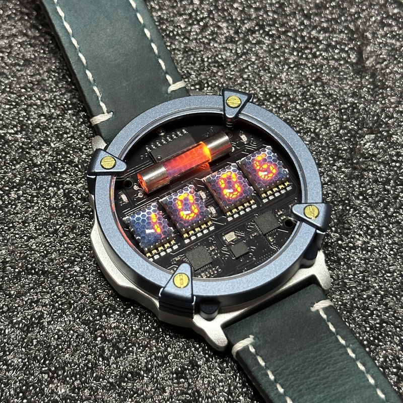 Mx丨Nixie Watch 2 - Punk Watch with Simulated Glow Tube, Subway-Style Hollow Tin Bronze Gift Watch
