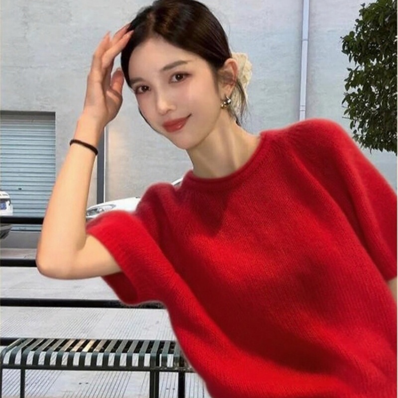 Cherry Red High-End Lazy Style Short-Sleeved Knit Top, Fashionable and Age-Reducing Pullover Sweater for Women in Spring and Autumn