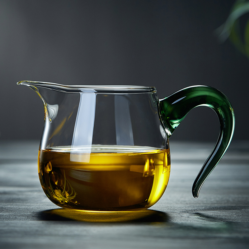Glass fair cup Thickened heat-resistant single filter Japanese tea set Tea leak one-piece set Tea sea tea filter Tea separator