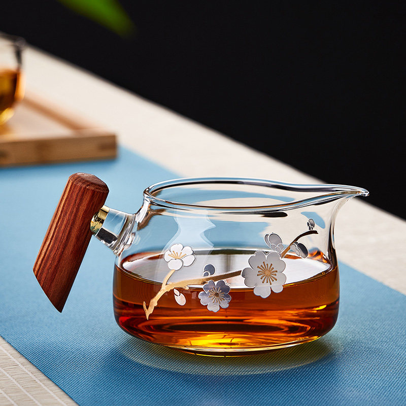 Wood handle glass fair cup thickened heat-resistant upscale tea filter suit Japanese style tea sea filter tea tea sub-tea tea set-Taobao