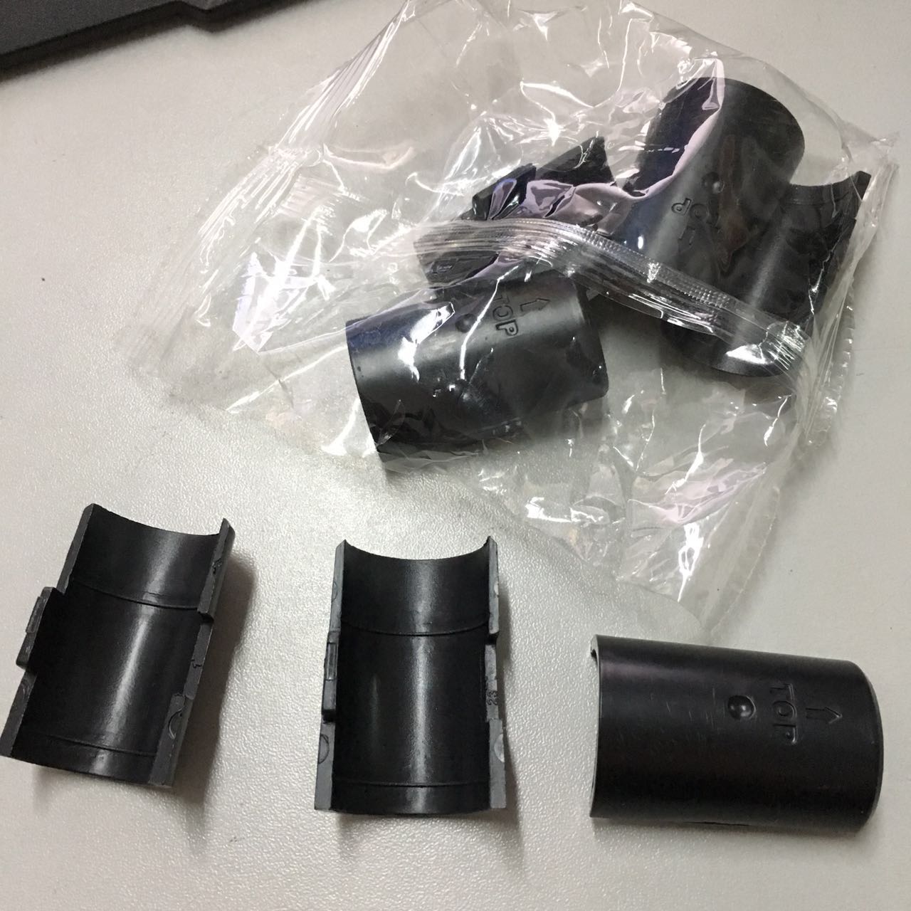 Shelf accessories foot black plastic buckle metal anti-static shelf bamboo tube clip conductive metal chain