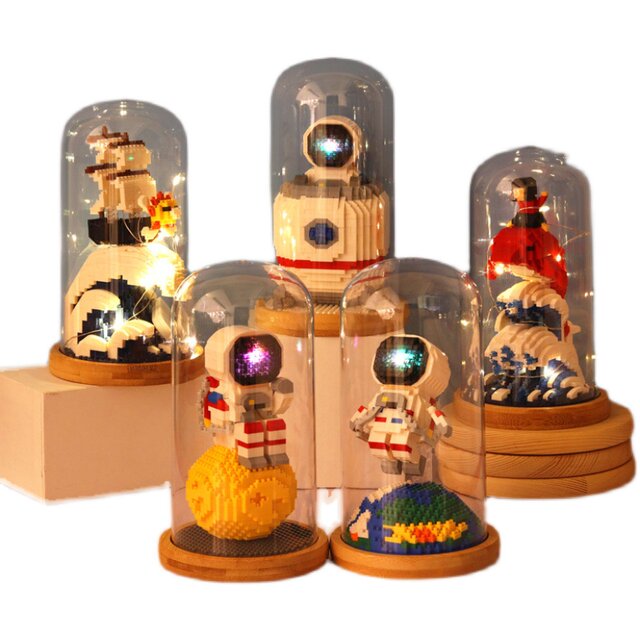 Astronaut Glow Lampshade Birthday Cake Small Particle Building Blocks Creative Toys Gift for Boys and Girls