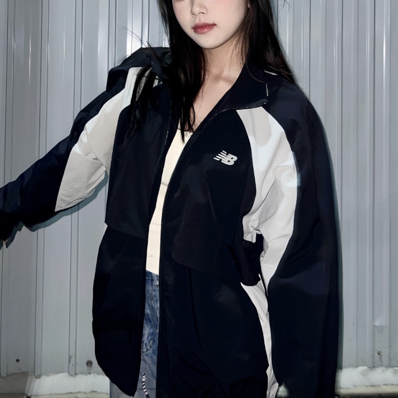 New Balancefw24 Classic Logo Simple and Stylish Multi-Pocket Work Jacket Black Nae33111-Bk
