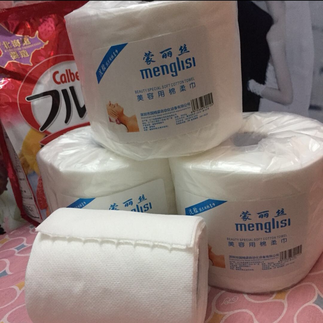 Lady wash your face towel pure cotton soft and wet water not broken well with a scrub face towel to remove makeup cotton won't be able to rub your ass and fart