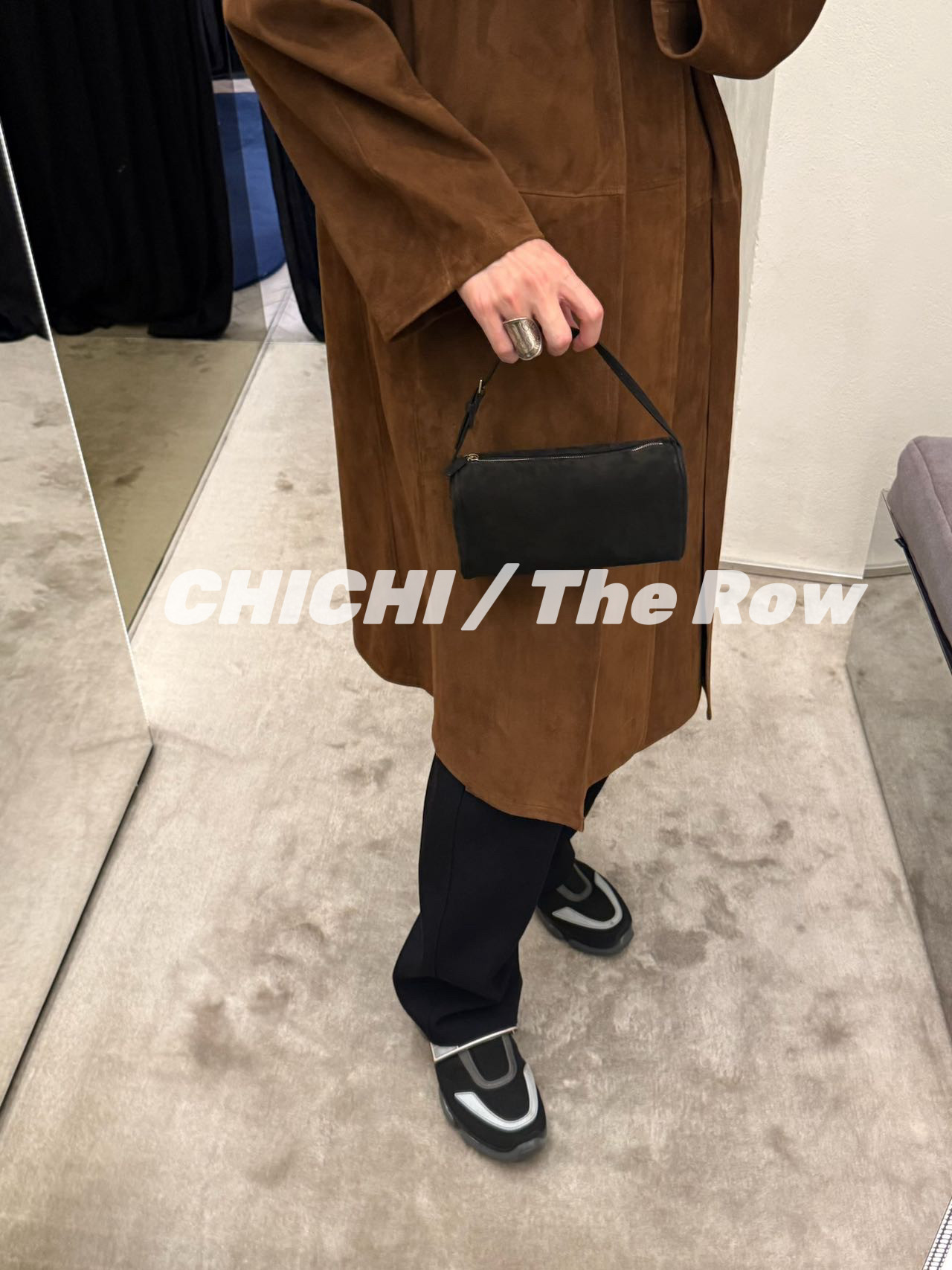 Клатч 【现货】chi｜the row 90s笔袋包黑色麂皮笔筒手提单肩手拿小方包