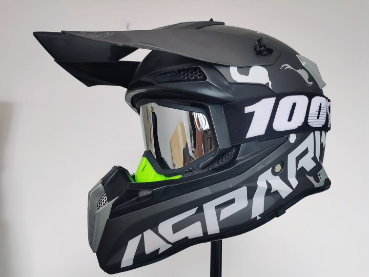 Cross-country safety helmet racing safety helmet motorcycle safety helmet for men and women full armor KTM safety helmet speed reduction safety helmet