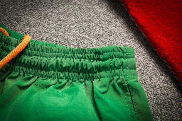 Hai chiếc quần short nam mùa hè quần mới xã hội quần nhanh khô quần nam quần đi biển quần bó sát ba điểm quần âu nam