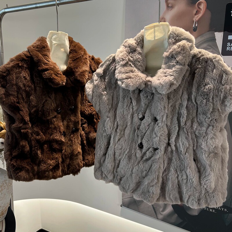 Real Fur Rex Rabbit Fur Vest Autumn and Winter New Fashion Small Square Collar Short Vest Fur Integrated Coat Vest Real Fur Rex Rabbit Fur Vest Autumn and Winter New Fashion Small Square Collar Short Vest Fur Integrated Coat Vest