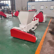 Штрангпресс 分体式液压废旧泡沫冷压一体机 小型车载聚氨酯粉碎压缩冷块设备