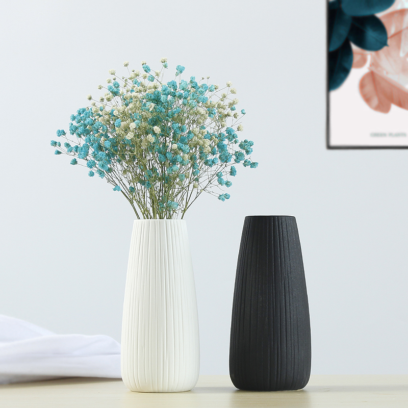 Minimalist manual living room swing piece white ceramic vase art little frescoed black Japanese style dry flower adornment-Taobao