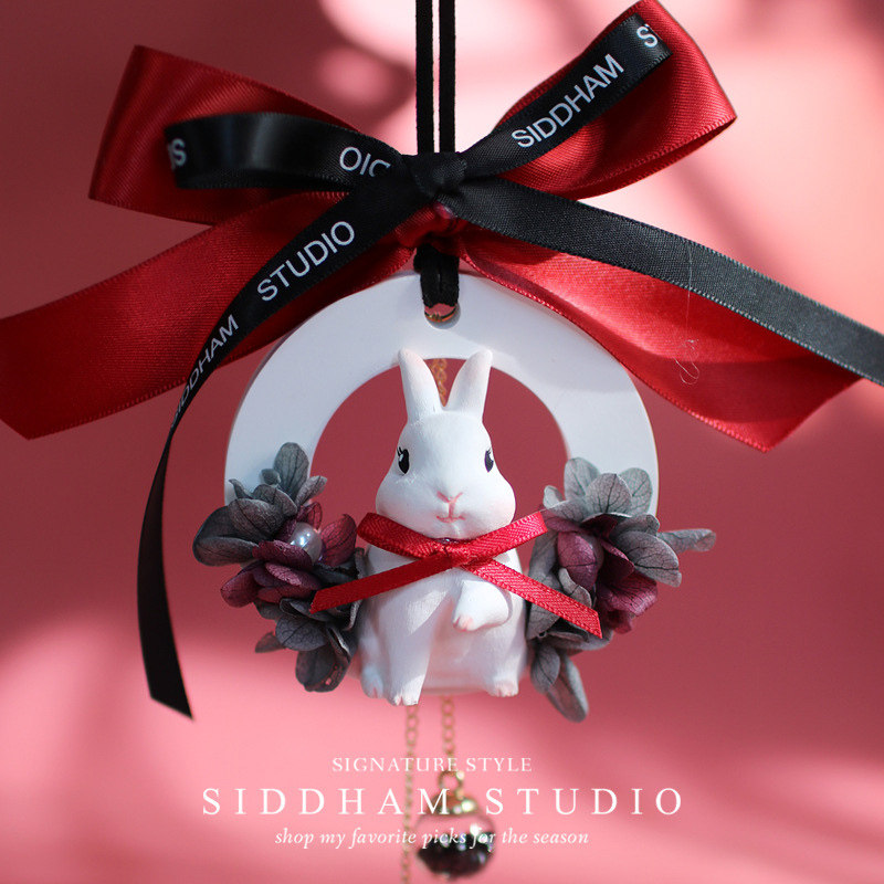 INS Rabbit Scaly Car Car Aromatherapy Stone Car Hanging Car Perfume Accessories