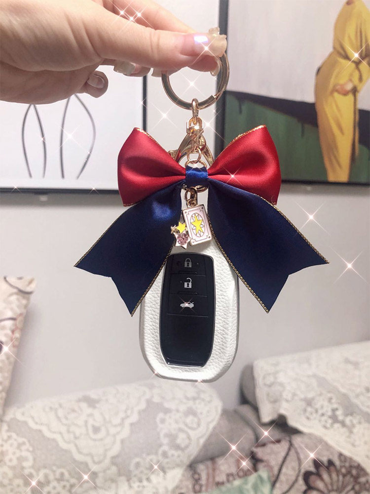 Suitable for Toyota Corolla key cover CAMRY Rongfang RAV4 Yize Zhixuan Highlander Leiling car bag buckle