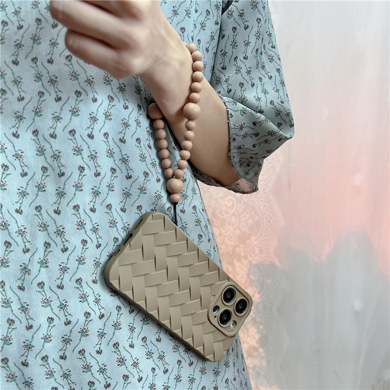 Autumn and winter brown woven elastic bracelet beads suitable for iPhone 14 Promax creative 15 lanyard wrist loss 13_voghion.com