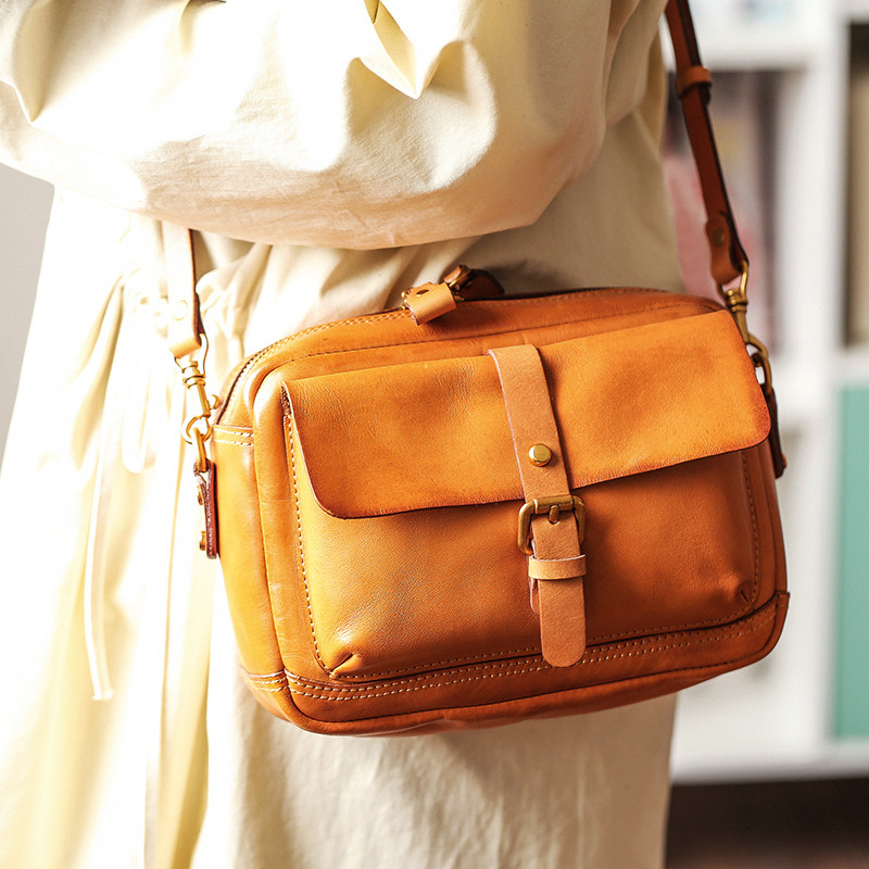 Xiaosheng has rice leather messenger bag for women 2021 new handmade retro one-shoulder small square bag vegetable tanned cowhide messenger bag