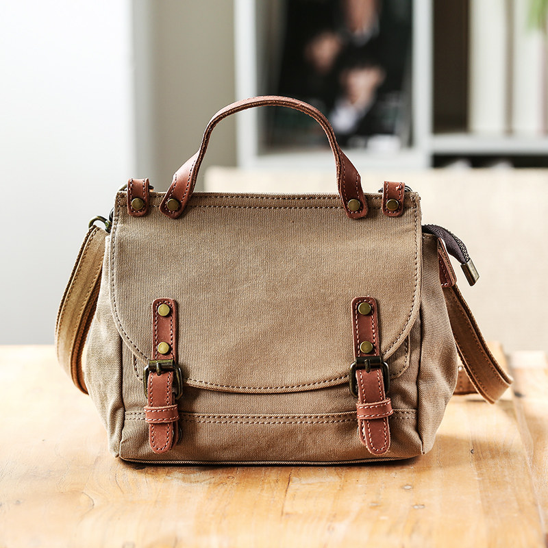 Xiaosheng has rice canvas bag female 2021 new messenger bag British literary retro one-shoulder messenger bag small handbag