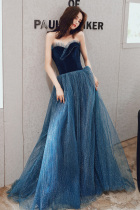 Evening dress dress hostess long temperament birthday party high-end light luxury celebrity thin chest annual meeting catwalk