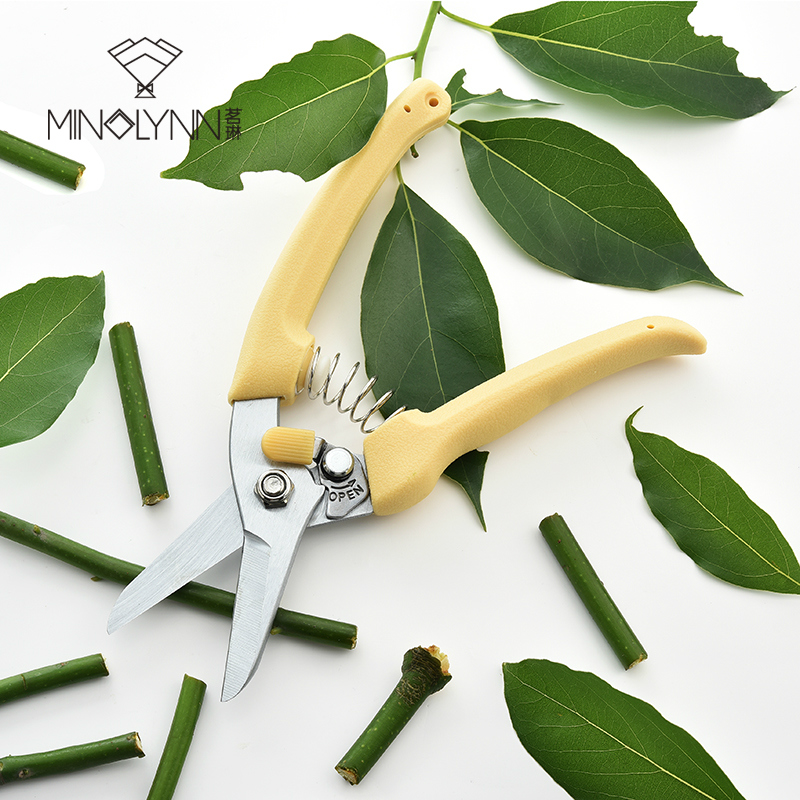 ножницы для листьев.