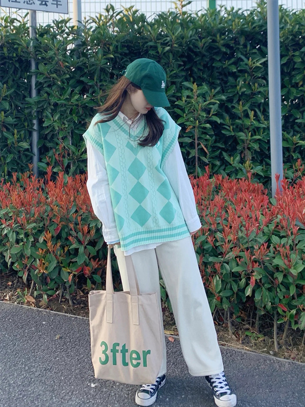 Student College Style Suit Vest and Shirt Two-Piece Set for Women, Suitable for Spring, Autumn, and Winter, Can Be Worn Inside or Outside, Diamond-Patterned Knitted Sweater Vest