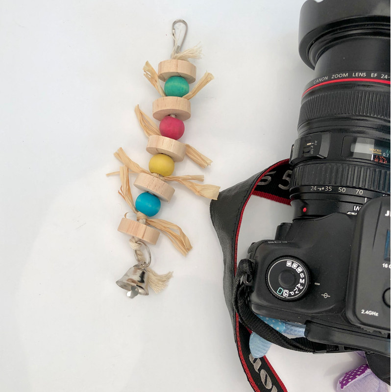 Parrot supplies toy natural straw raffia hand grabbing and biting toy tiger skin xuanfeng educational toy peony