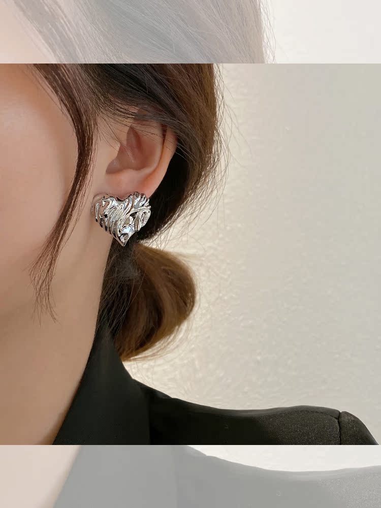Scarred Love Earrings 2021 New Trendy Irregular Simple Metal Earrings Female Summer Cold Wind Earrings