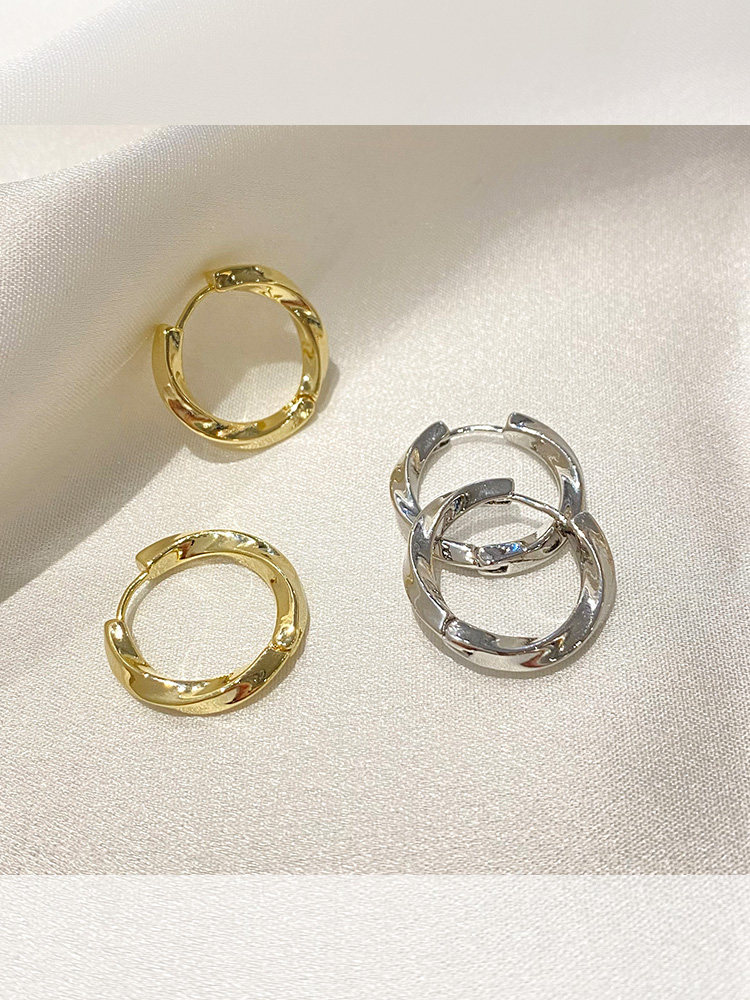 Twisted stud earrings special design high-end small earrings 2021 new trendy silver earrings Korean temperament earrings