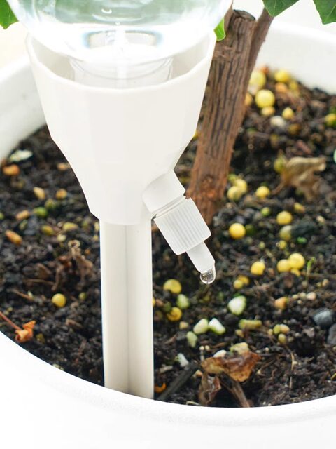 Automatic Flower Watering Device, Drip Irrigation Device, Automatic Watering for Travel, Lazy Person's Home Flower Pot Drip Irrigation Device, Water Seepage Device