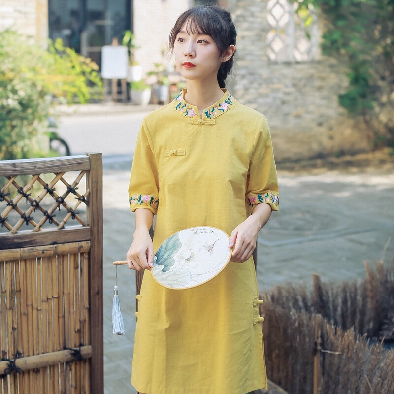 Embroidered Cheongsam Modified Edition 2021 Summer Girl Vintage Chinese Style Fashion Elegant Cotton Dress