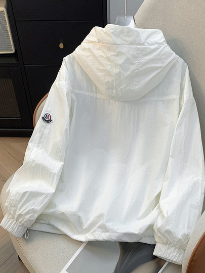 2026 Spring and Autumn Youthful Hooded Zipper Short Jacket for Women, Long Sleeve Outdoor Sports Casual Stylish Top for Petite Figures, Trendy