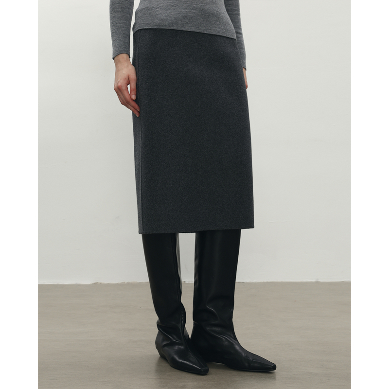 Lur's "Exquisite Atmosphere of Autumn and Winter: High-Quality Wool Warm Woolen Vintage Straight Skirt Slimming Skirt