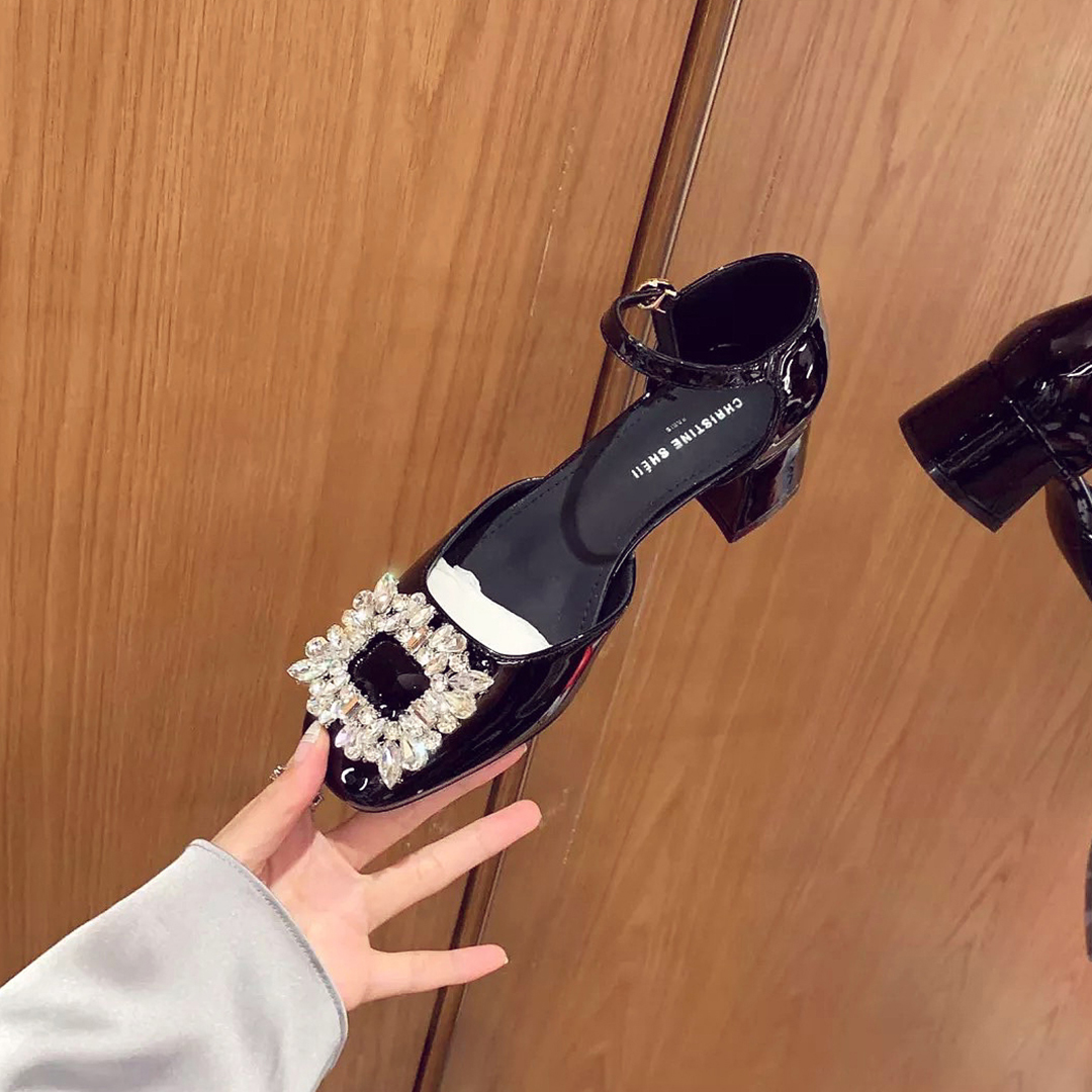 (sheii Suyin Yin) Paris Theater ~ Water drill genuine leather bag square head hollow coarse heel sandal commuter women's shoes