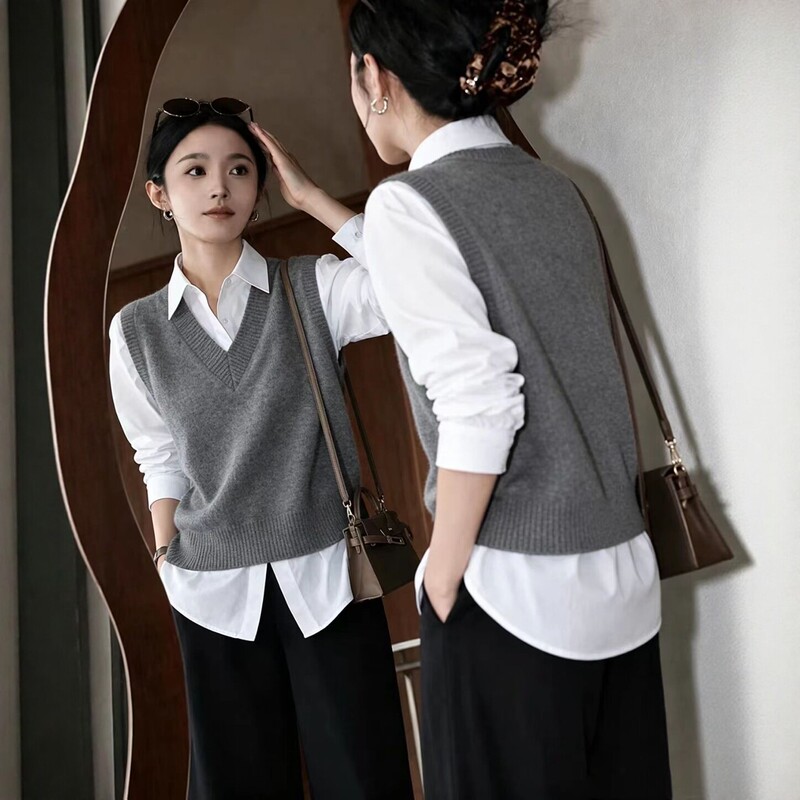 Korean-Style Gray V-Neck Knitted Vest for Women, Loose Sleeveless Sweater Vest for Layering in Spring and Autumn