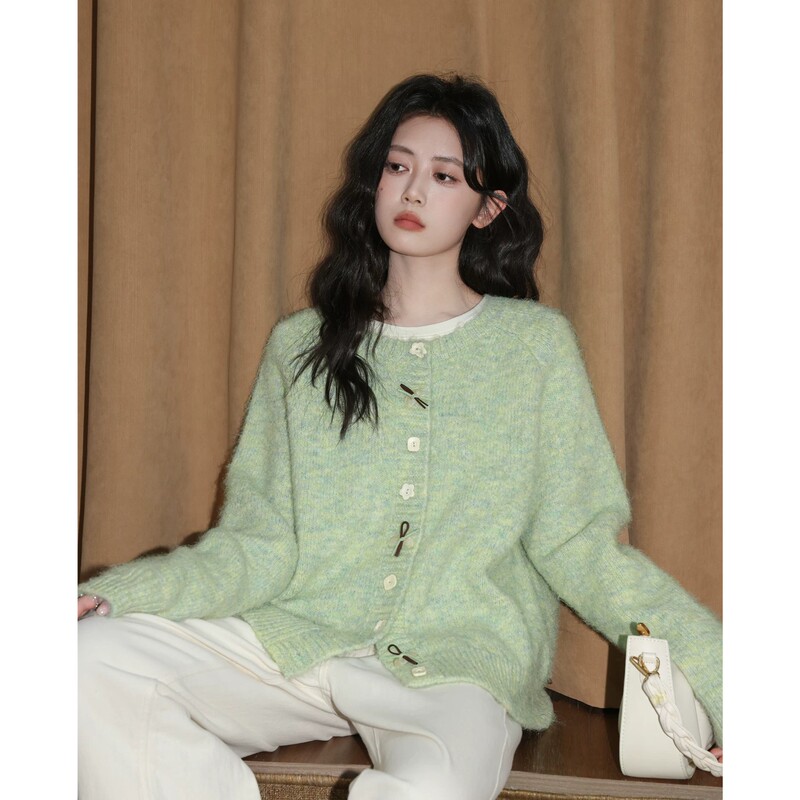 Soft and Waxy Light Green Round Neck Sweater Jacket for Women 2026 Autumn and Winter New Style Loose and Lazy Style Knitted Cardigan Top