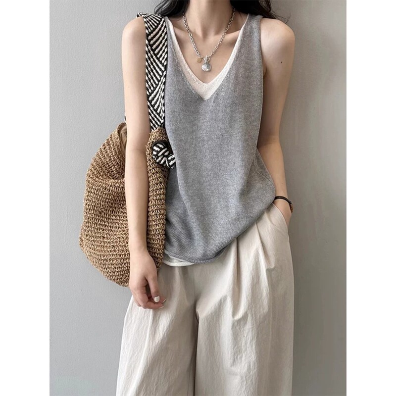 Color-Blocked Faux Two-Piece V-Neck Knitted Vest for Women, Early Autumn Outerwear, French-Style Versatile Sleeveless Top Color-Blocked Faux Two-Piece V-Neck Knitted Vest for Women, Early Autumn Outerwear, French-Style Versatile Sleeveless Top
