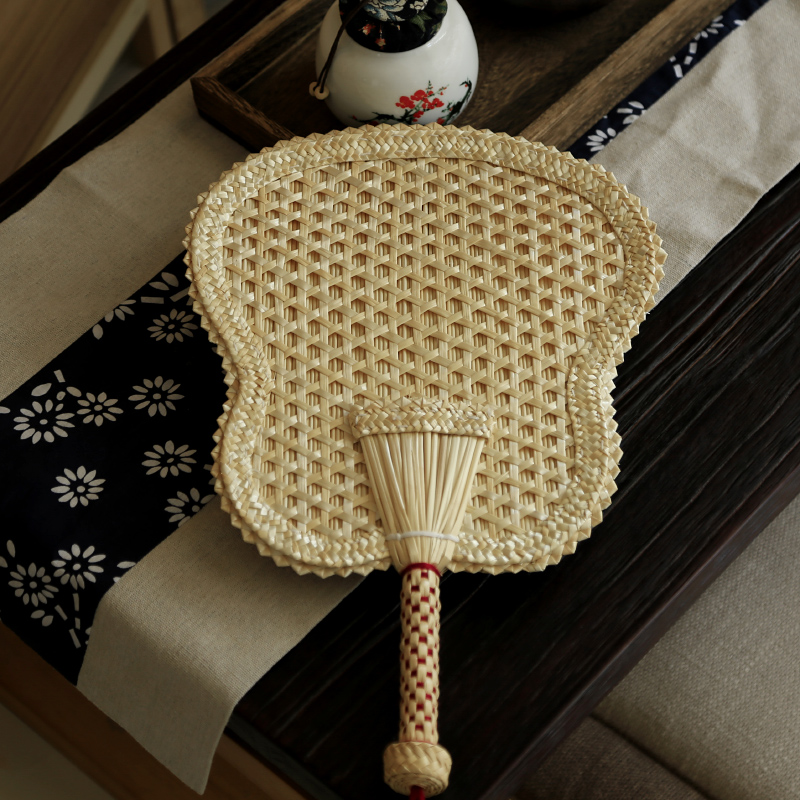Busfan old-fashioned wheat straw traditional hand grass choreography for summer baby mosquito repellent portable fan China Wind and creative busfan