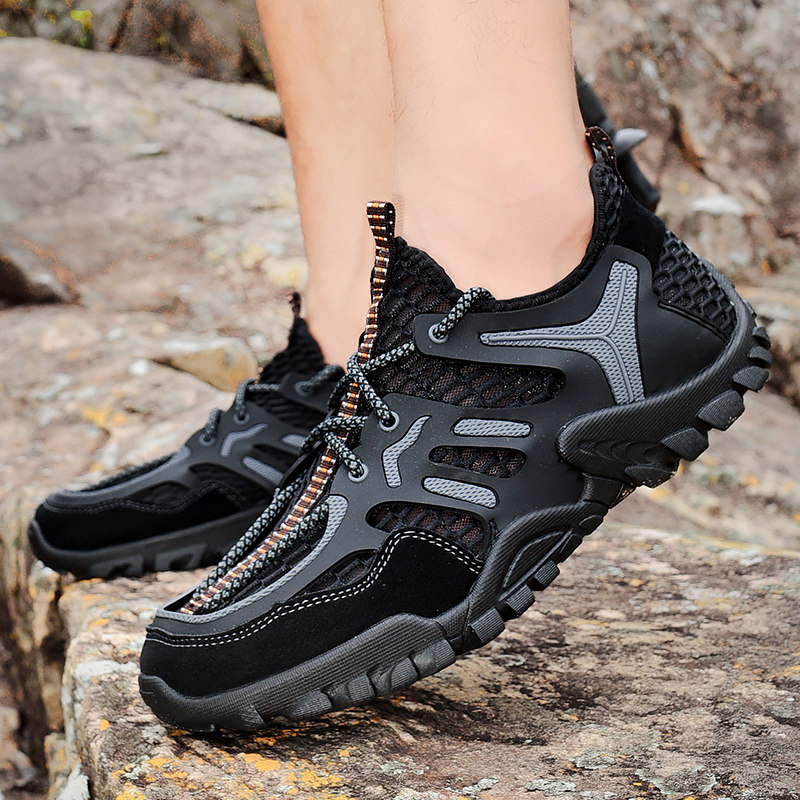 Summer fishing shoes in summer speed dry shoes man anti-skid waterproof man's breathable outdoor angle fishing shoes amphibious waterfall reef