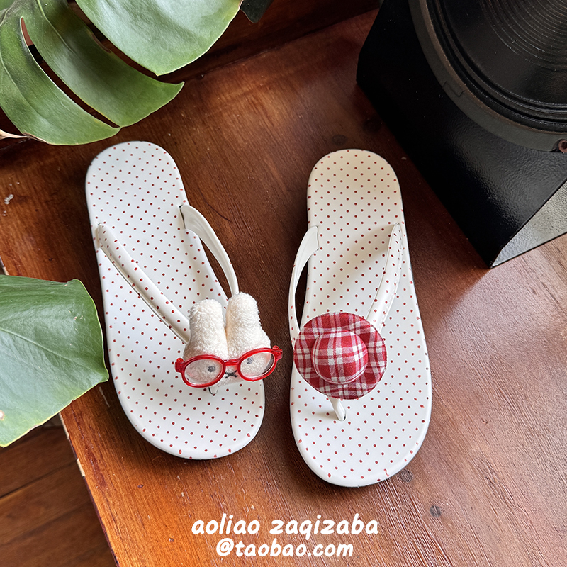 Summer High-Fashion Mi Fei Rabbit-Themed Polka Dot Flip-Flops, Non-Slip, Versatile Beach Slippers with Toe Separators