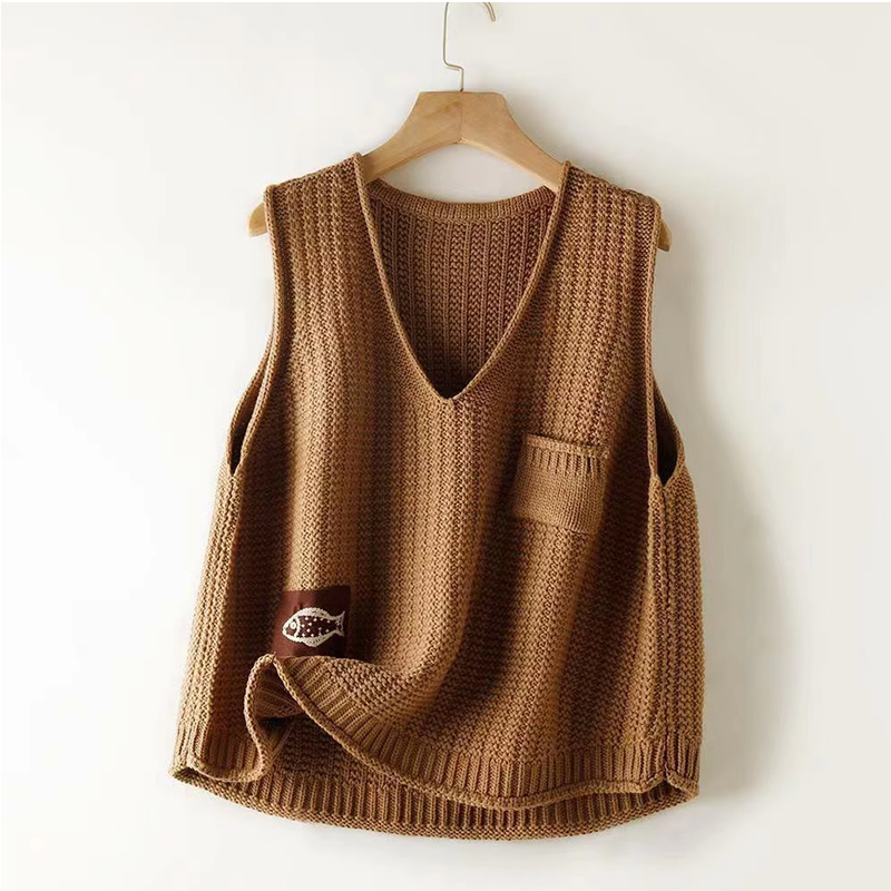 Spring and Autumn Thin Vintage Artistic Knitted Patch Vest for Women, Korean Style Loose Age-Reducing Hollow V-Neck Outerwear Vest