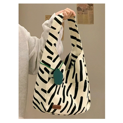Зебра, шоппер, вместительная и большая сумка на одно плечо, коллекция 2023