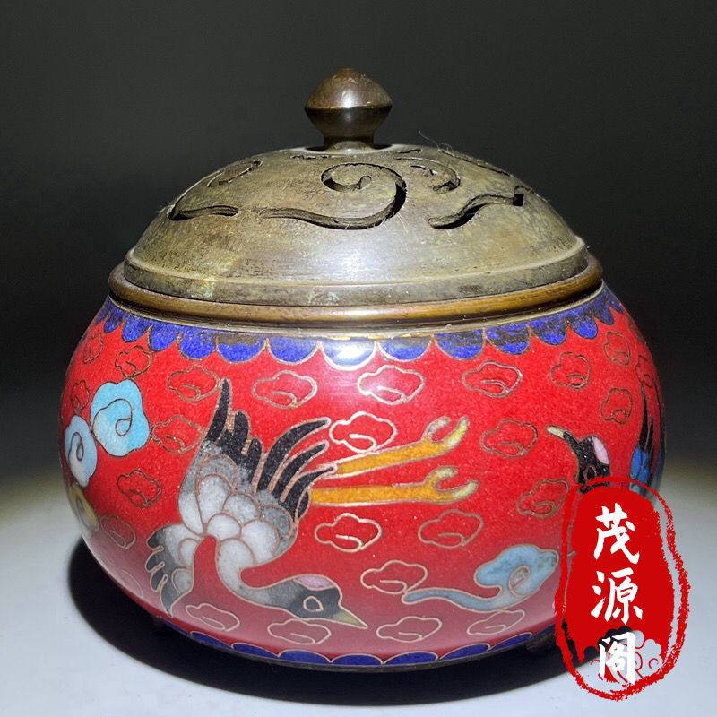 包真大清乾隆年制仙鹤飞红釉景泰蓝掐丝珐琅香炉三足底熏香炉摆件