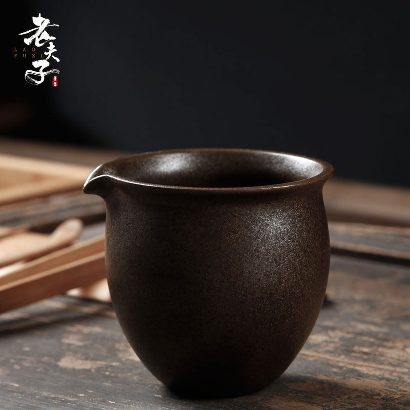 Old Master Ru Kiln Crude Pottery Fair Cup Ceramic Tea Dispenser Japanese Kung Fu Tea Set Accessories Hand Grab Tea Sea Tea Ceremony