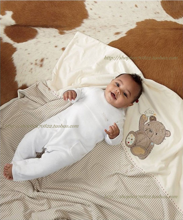 Obedient bear*British Mothercare embroidered appliqué embroidered baby velvet blanket blanket hug quilt blanket ~ double layer