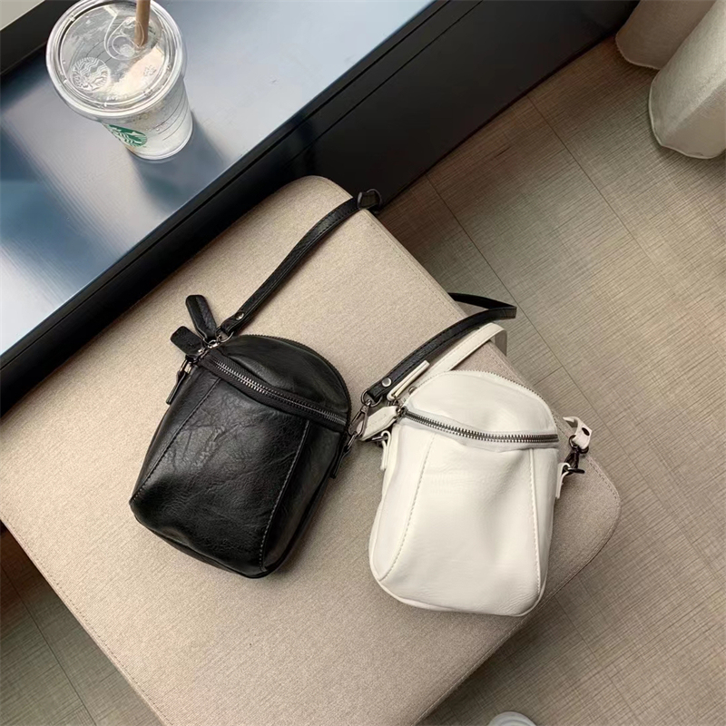 This Year's Trendy Niche Designer High-End Internet-Famous Mini Super-Popular Small Bag Lightweight Phone Bag Women's Crossbody Bag This Year's Trendy Niche Designer High-End Internet-Famous Mini Super-Popular Small Bag Lightweight Phone Bag Women's Crossbody Bag