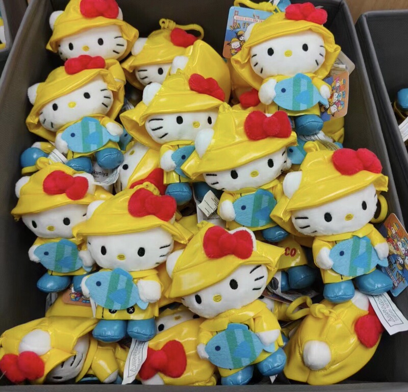 [Authentic] Sanrio Hello Kitty San Francisco Fisherman's Wharf Raincoat Limited Edition Plush Keychain