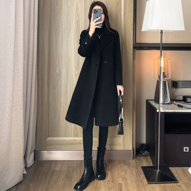 Carbon Black Straight-Shoulder Suit Collar Double-Sided Wool Coat for Women, Mid-Length, High-End, Slim-Fit, Age-Reducing Wool Outerwear for Autumn and Winter Carbon Black Straight-Shoulder Suit Collar Double-Sided Wool Coat for Women, Mid-Length, High-End, Slim-Fit, Age-Reducing Wool Outerwear for Autumn and Winter
