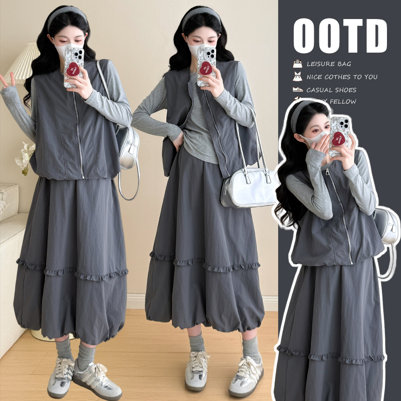 Trendy Maternity Wear Autumn Outfit Set 2026 New Style Top, Vest, and Floral Skirt Three-Piece Set in a Relaxed Style Trendy Maternity Wear Autumn Outfit Set 2026 New Style Top, Vest, and Floral Skirt Three-Piece Set in a Relaxed Style