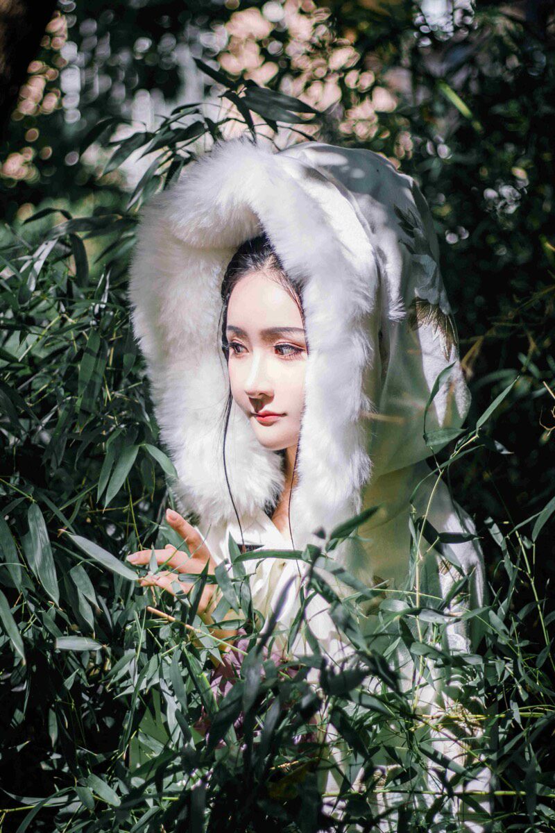 After sale appreciation Narland word white cloak hood embroidered fur cloak