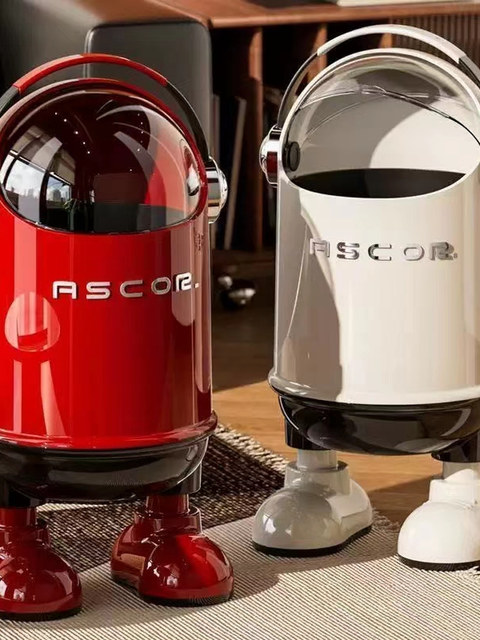 Japanese-Style Light Luxury Astronaut Trash Can for Living Room, Home Use, 2026 High-End Kitchen, Bedroom, Bathroom, High Aesthetic Value, Creative Design